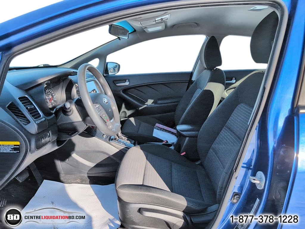 2017 Kia Forte LX + AUTOMATIQUE SIEGES CHAUFFANTS in Granby, Quebec - 13 - w1024h768px