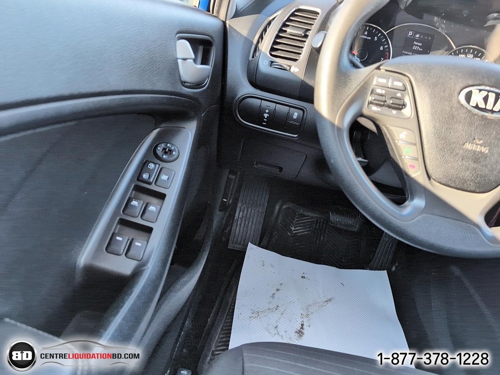 2017 Kia Forte LX + AUTOMATIQUE SIEGES CHAUFFANTS in Granby, Quebec - 17 - w1024h768px