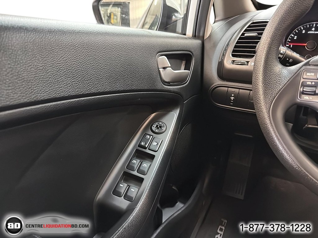 Kia Forte LX + 2017 à Granby, Québec - 18 - w1024h768px
