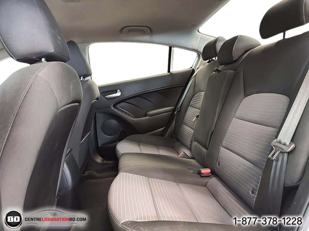 Kia Forte LX + 2017 à Granby, Québec - 16 - w1024h768px