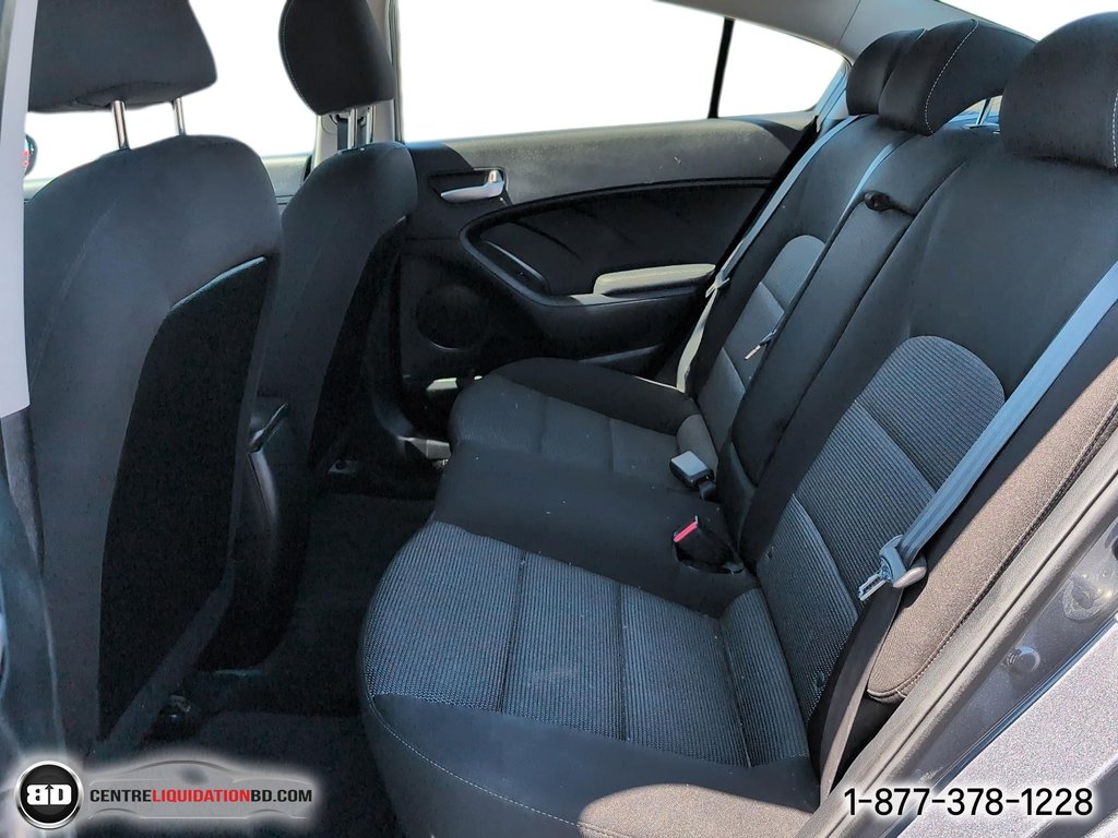 2018 Kia Forte in Granby, Quebec - 12 - w1024h768px