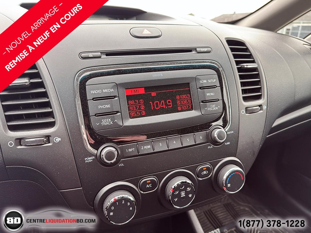 Kia Forte LX + 2018 à Granby, Québec - 14 - w1024h768px