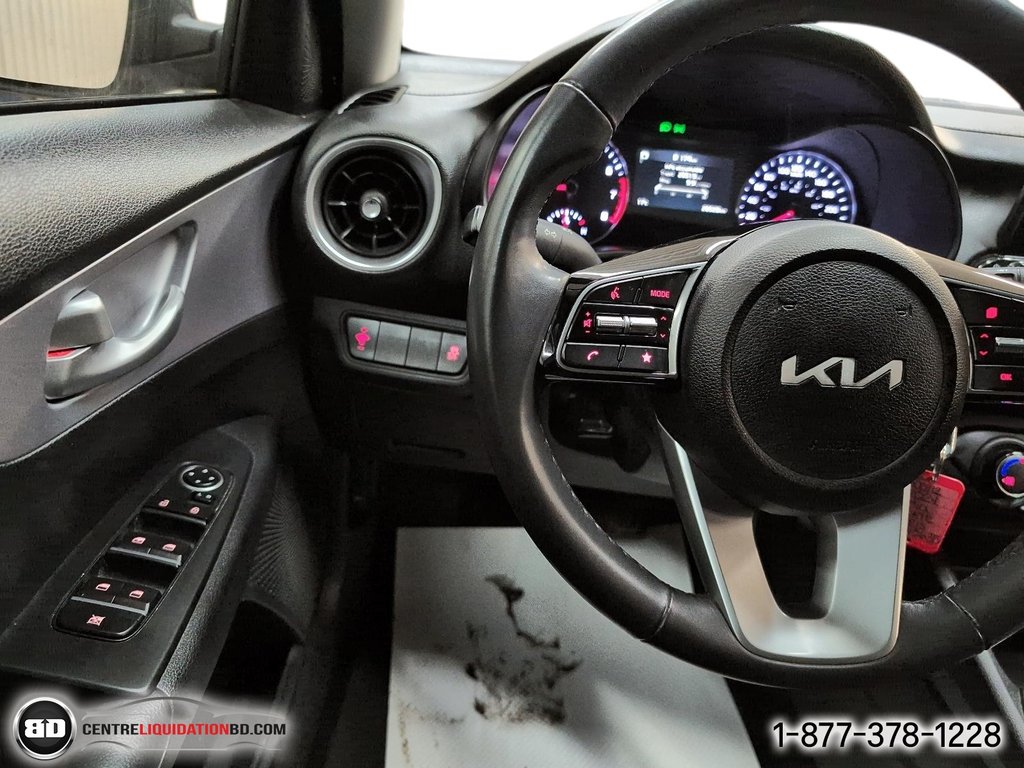 2024 Kia Forte LX AUTOMATIQUE SIEGES CHAUFFANTS in Granby, Quebec - 17 - w1024h768px
