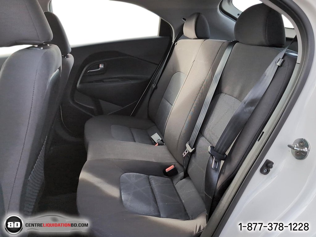 Kia Rio  2017 à Granby, Québec - 14 - w1024h768px