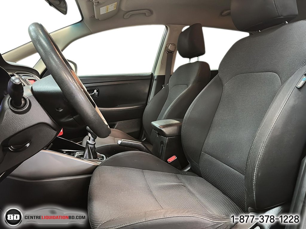 2015 Kia Rondo in Granby, Quebec - 11 - w1024h768px