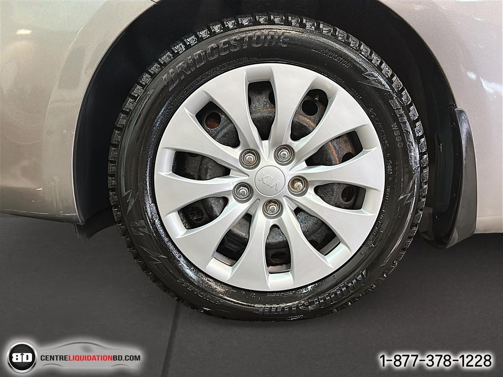 2015 Kia Rondo in Granby, Quebec - 10 - w1024h768px