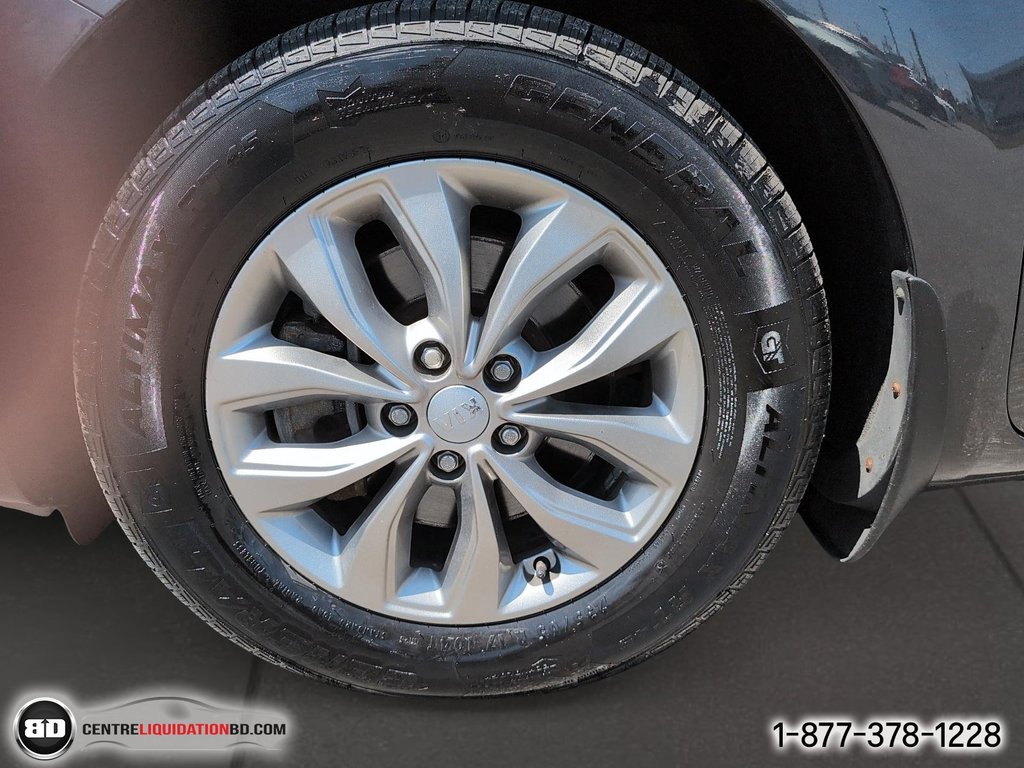 2020 Kia Sedona LX in Granby, Quebec - 10 - w1024h768px