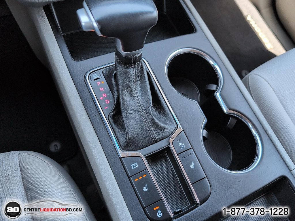 2020 Kia Sedona LX in Granby, Quebec - 18 - w1024h768px
