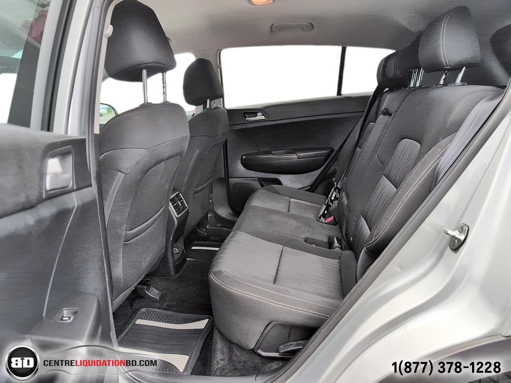 2017 Kia Sportage LX AWD 2.4L in Granby, Quebec - 14 - w1024h768px