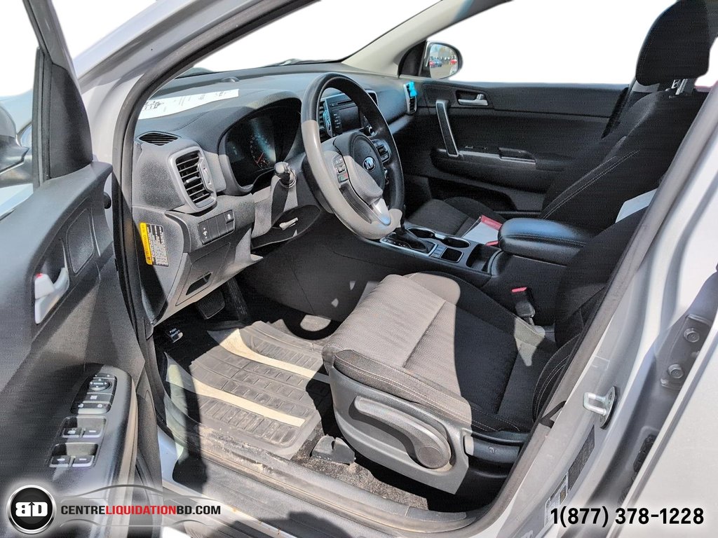 2017 Kia Sportage LX AWD 2.4L in Granby, Quebec - 8 - w1024h768px