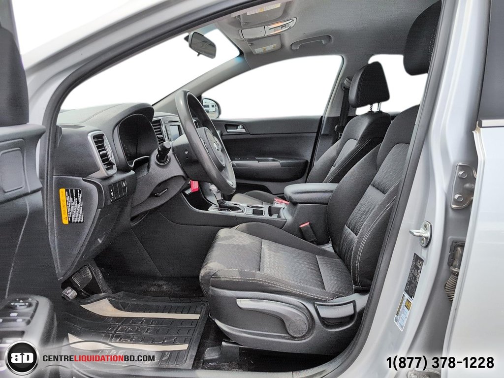 2017 Kia Sportage LX AWD 2.4L in Granby, Quebec - 13 - w1024h768px