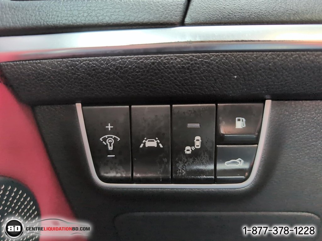 2018 Kia Stinger GT Limited in Granby, Quebec - 18 - w1024h768px