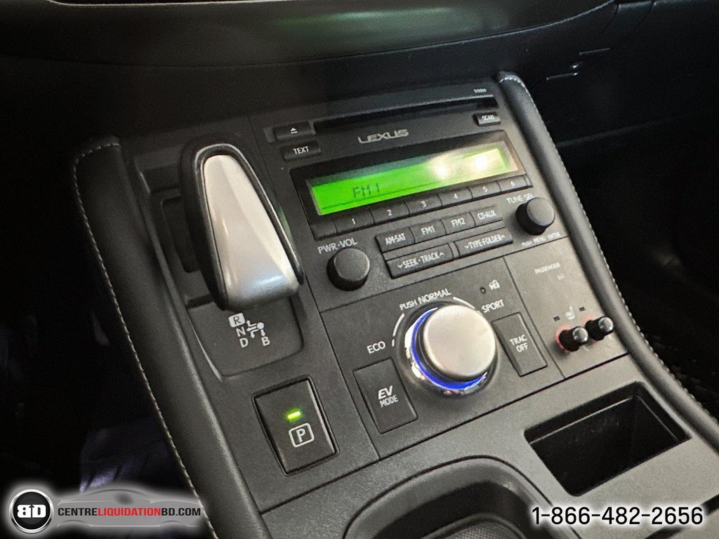 2014 Lexus CT 200h in Granby, Quebec - 17 - w1024h768px