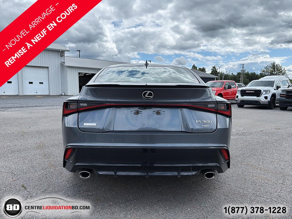2021 Lexus IS 300 in Granby, Quebec - 9 - w1024h768px
