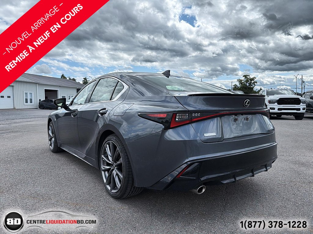 2021 Lexus IS 300 in Granby, Quebec - 10 - w1024h768px