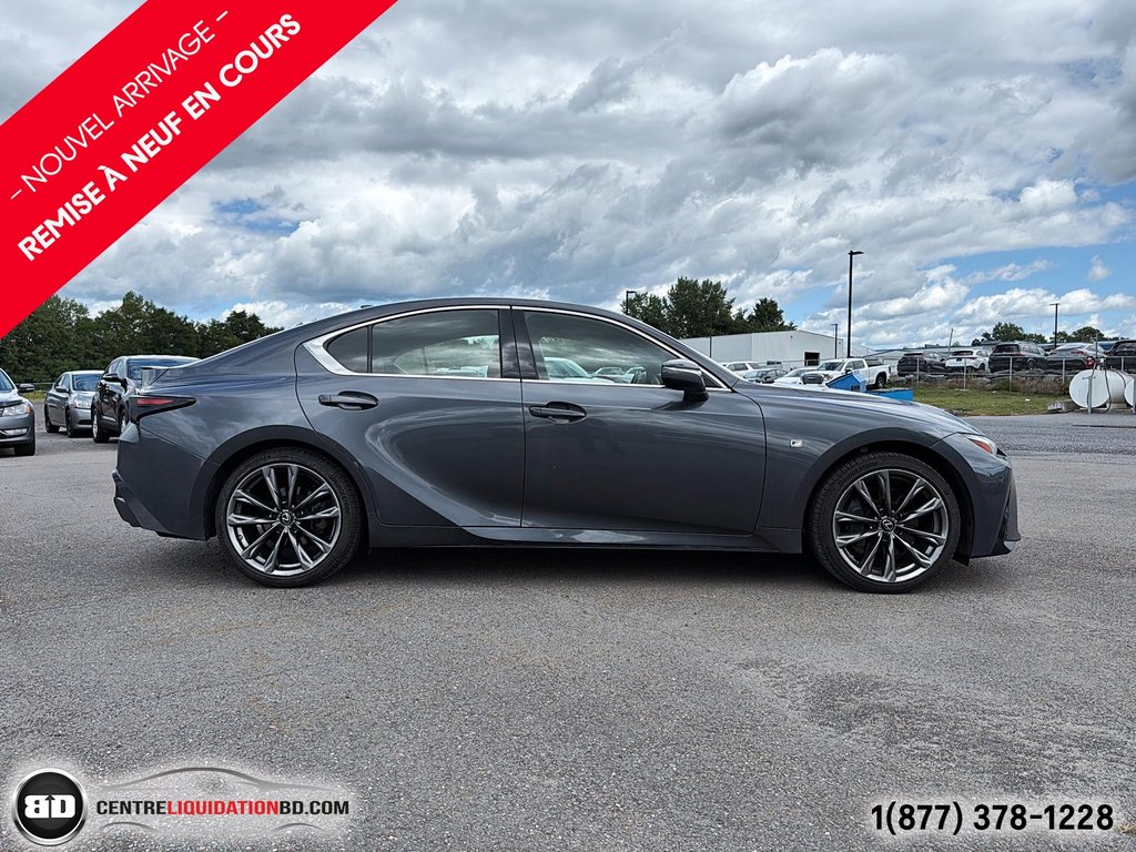 2021 Lexus IS 300 in Granby, Quebec - 5 - w1024h768px
