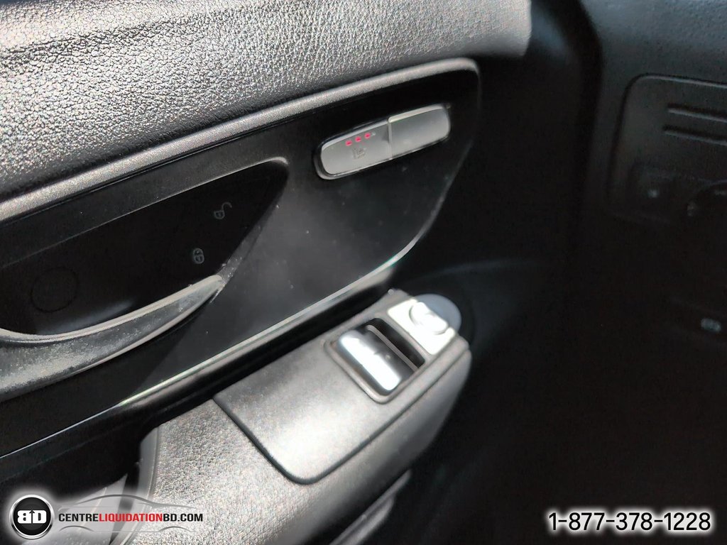 Mercedes-Benz Metris Cargo Van  2021 à Granby, Québec - 13 - w1024h768px