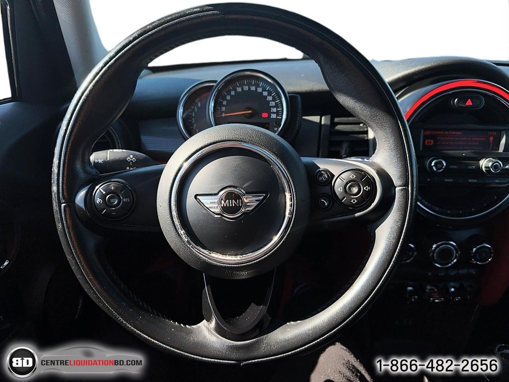 2015  Cooper Hardtop 5 Door 4 PORTES TOIT PANORAMIQUE in Granby, Quebec - 15 - w1024h768px