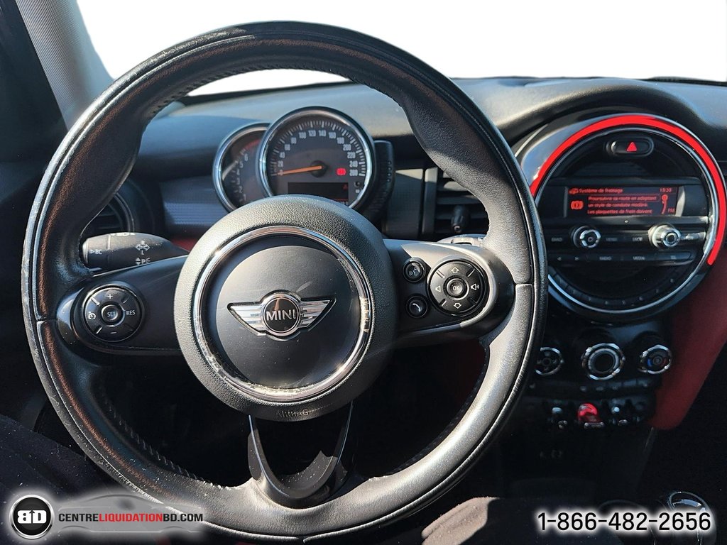 2015  Cooper Hardtop 5 Door 4 PORTES TOIT PANORAMIQUE in Granby, Quebec - 13 - w1024h768px