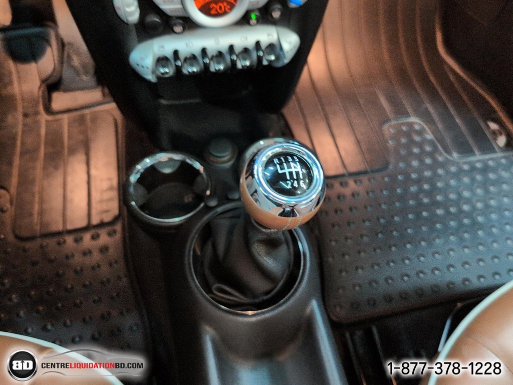 2010 MINI Cooper Hardtop ÉDITION MAYFAIR MANUELLE in Granby, Quebec - 20 - w1024h768px