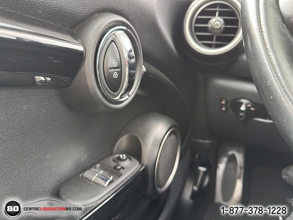 MINI Cooper Hardtop S 4 CYL 2.0L SUPERCHARGE 2014 à Granby, Québec - 15 - w1024h768px