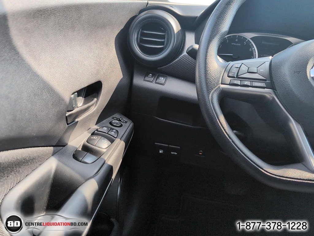 2019 Nissan Kicks S in Granby, Quebec - 12 - w1024h768px