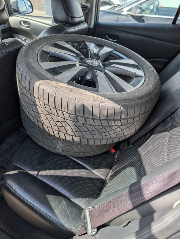 2015 Nissan LEAF SL in Granby, Quebec - 13 - w1024h768px