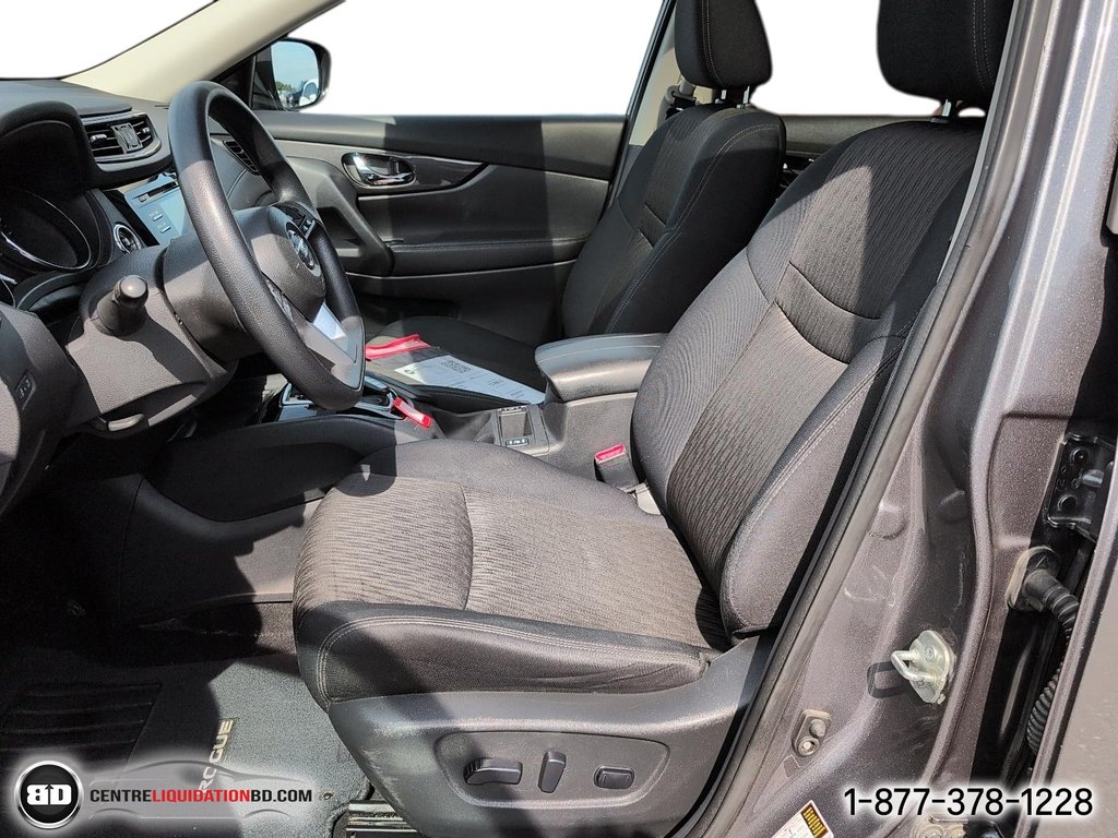 2017 Nissan Rogue SV AWD in Granby, Quebec - 12 - w1024h768px