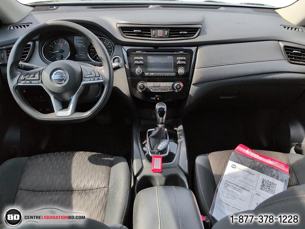 2017 Nissan Rogue SV AWD in Granby, Quebec - 14 - w1024h768px