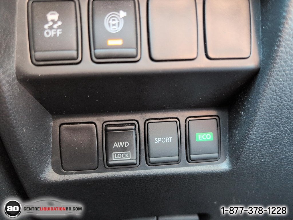 2017 Nissan Rogue SV AWD in Granby, Quebec - 20 - w1024h768px
