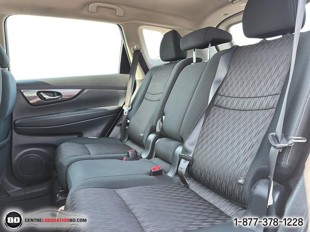 2017 Nissan Rogue in Granby, Quebec - 12 - w1024h768px