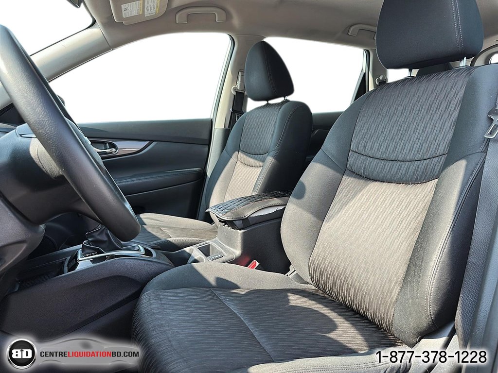 2017 Nissan Rogue in Granby, Quebec - 11 - w1024h768px