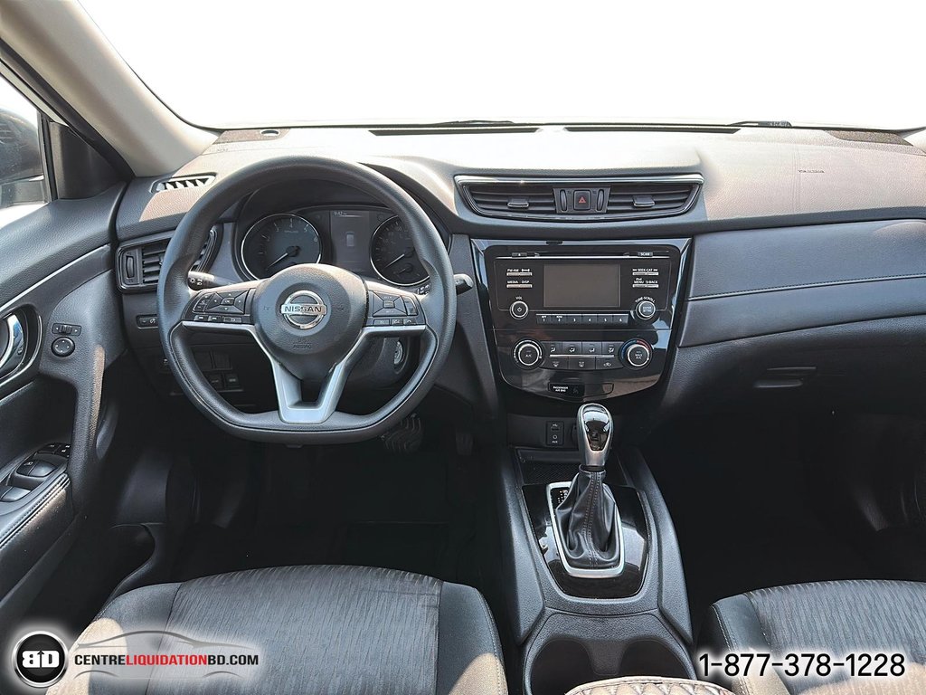 2017 Nissan Rogue in Granby, Quebec - 13 - w1024h768px