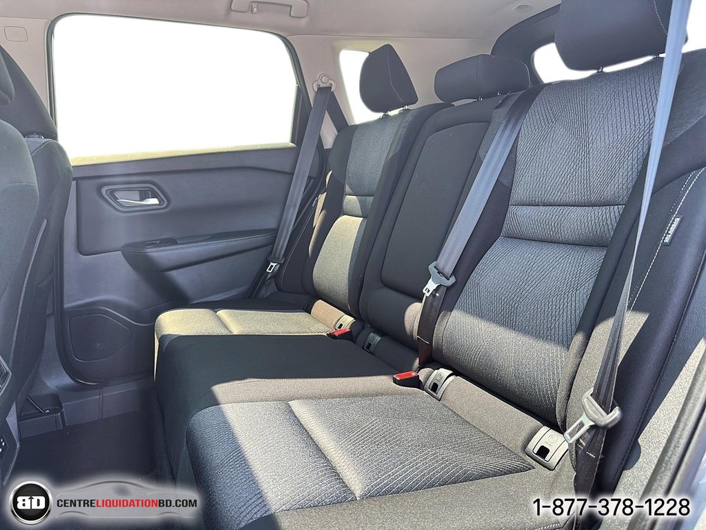 2024 Nissan Rogue SV Moonroof in Granby, Quebec - 13 - w1024h768px