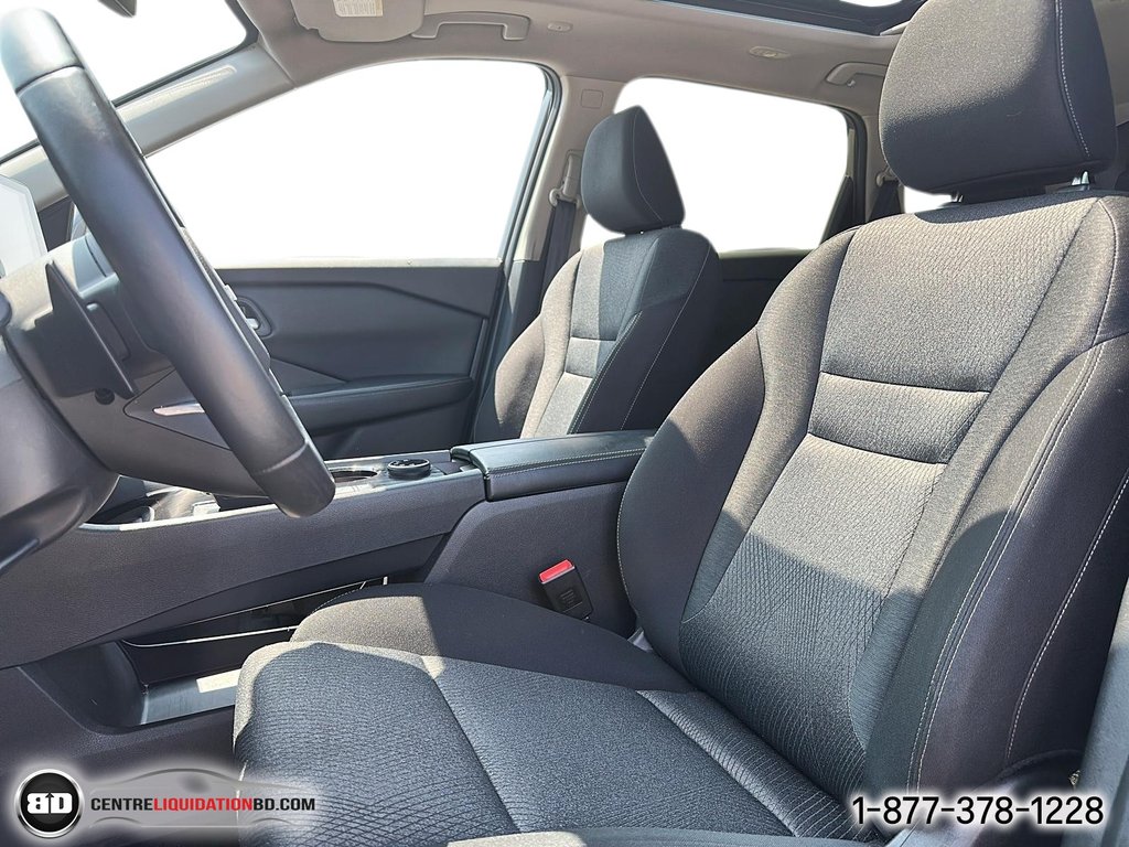2024 Nissan Rogue SV Moonroof in Granby, Quebec - 12 - w1024h768px