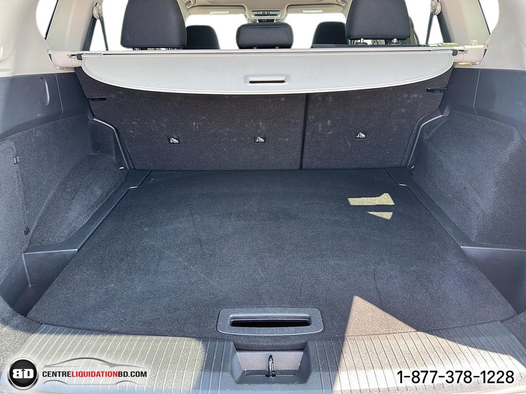 2024 Nissan Rogue SV Moonroof in Granby, Quebec - 10 - w1024h768px