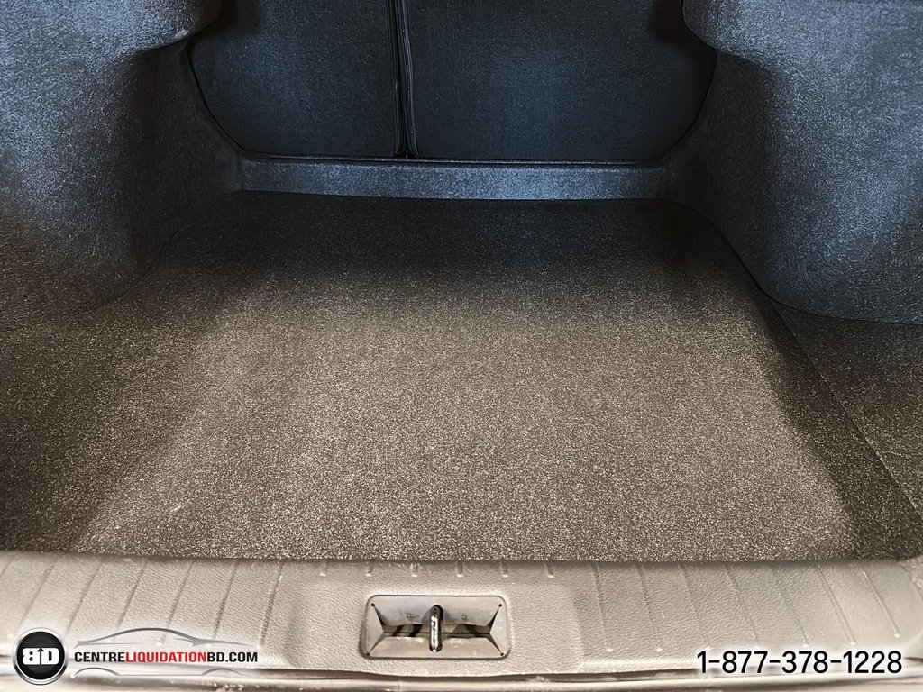 2023 Nissan Sentra SV in Granby, Quebec - 9 - w1024h768px