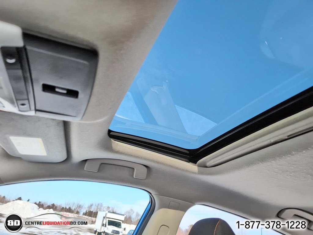 Nissan Sentra SR MANUELLE 6 VITESSES TOIT 2023 à Granby, Québec - 22 - w1024h768px