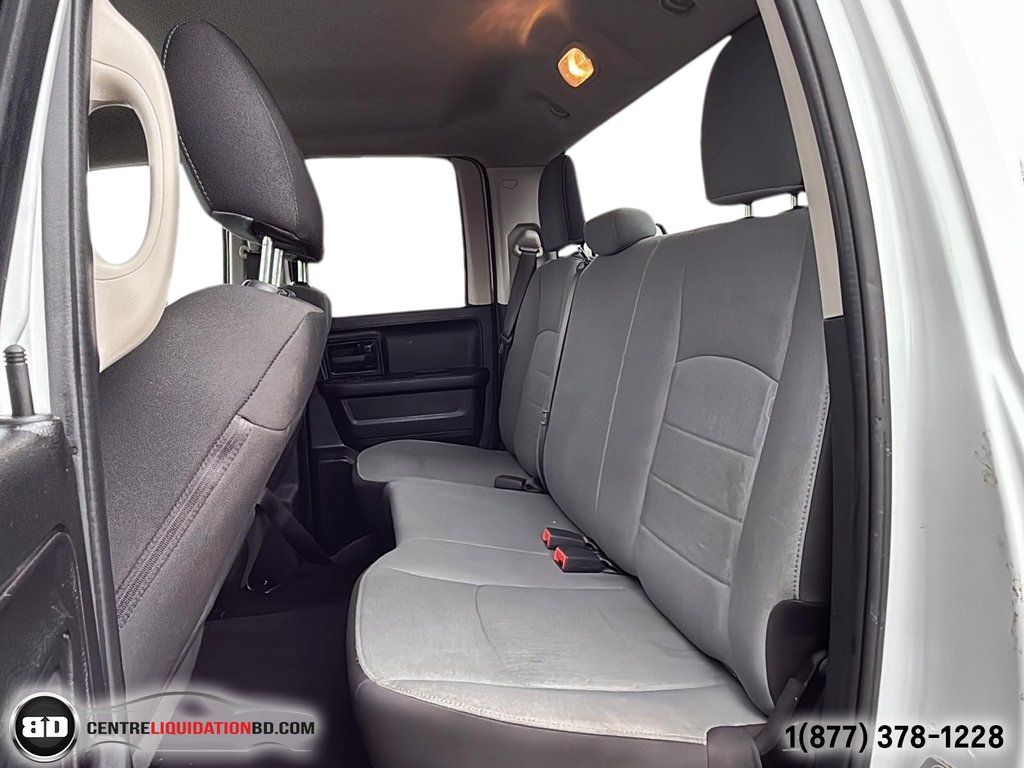 2021 Ram 1500 Classic Express QUAD CAB V6 3.6L 4X4 in Granby, Quebec - 16 - w1024h768px