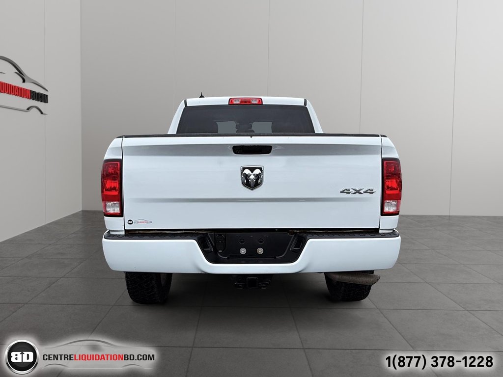 2021 Ram 1500 Classic Express QUAD CAB V6 3.6L 4X4 in Granby, Quebec - 7 - w1024h768px