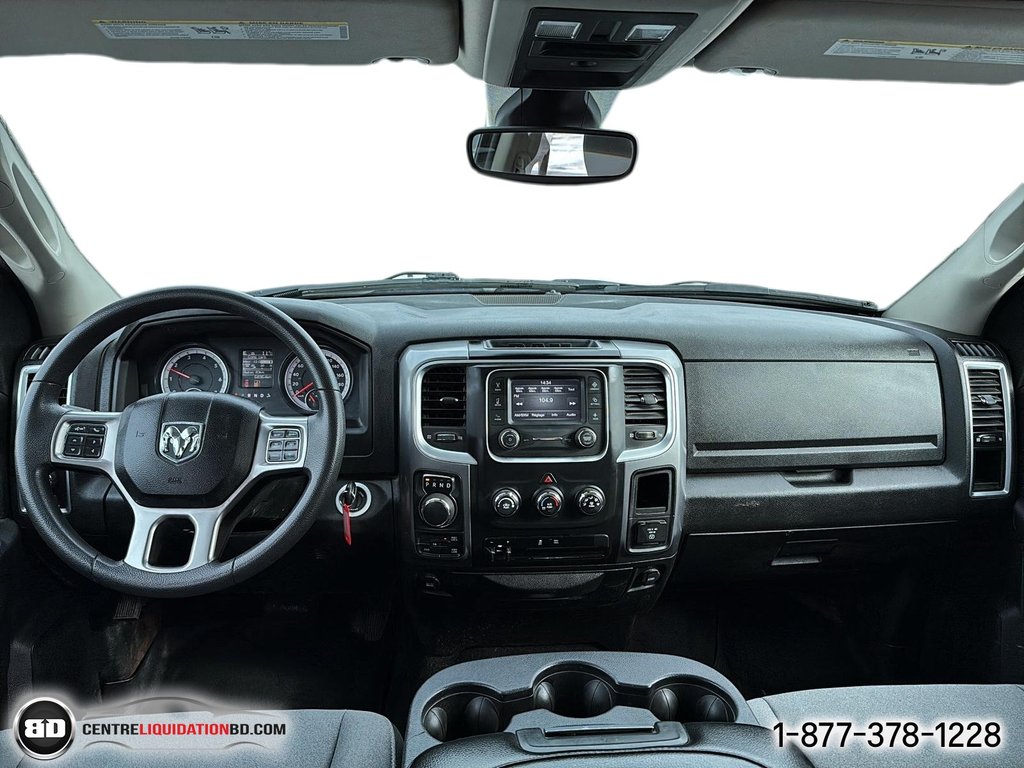Ram 1500 Classic SLT V6 3.6L CREW CAB BOÎTE 5.5P 2023 à Granby, Québec - 17 - w1024h768px