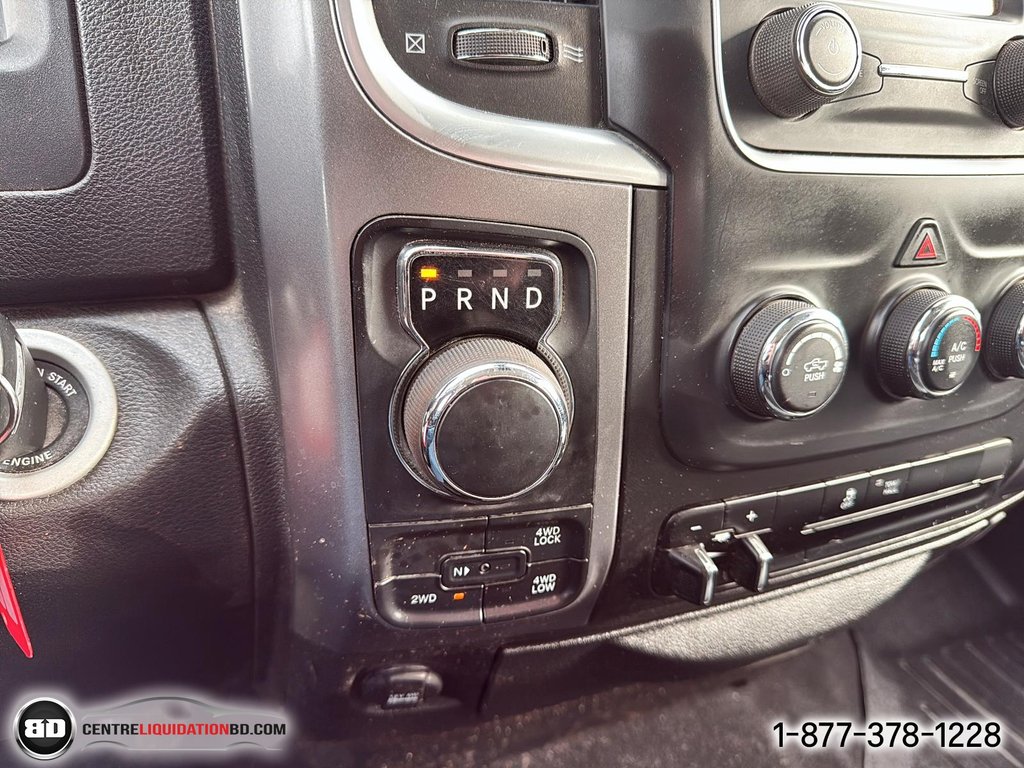 Ram 1500 Classic SLT V6 3.6L CREW CAB BOÎTE 5.5P 2023 à Granby, Québec - 22 - w1024h768px