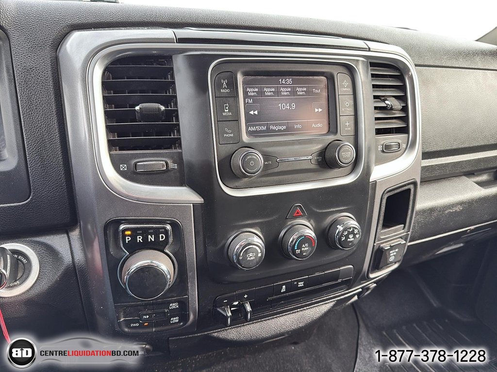 Ram 1500 Classic SLT V6 3.6L CREW CAB BOÎTE 5.5P 2023 à Granby, Québec - 21 - w1024h768px