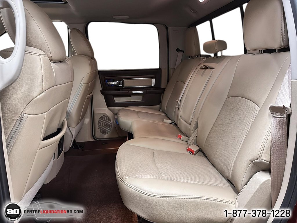 2016 Ram 1500 SLT LARAMIE LIMITED CUIR TOIT V8 BOÎTE 5.5P in Granby, Quebec - 17 - w1024h768px