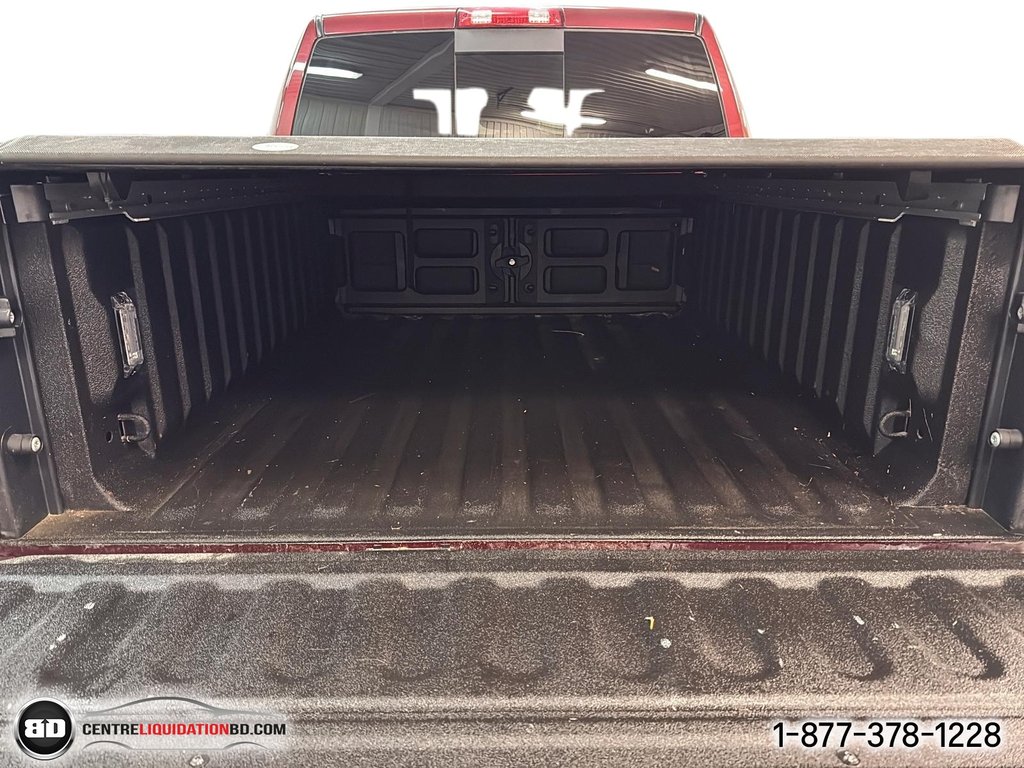 2016 Ram 1500 SLT LARAMIE LIMITED CUIR TOIT V8 BOÎTE 5.5P in Granby, Quebec - 11 - w1024h768px