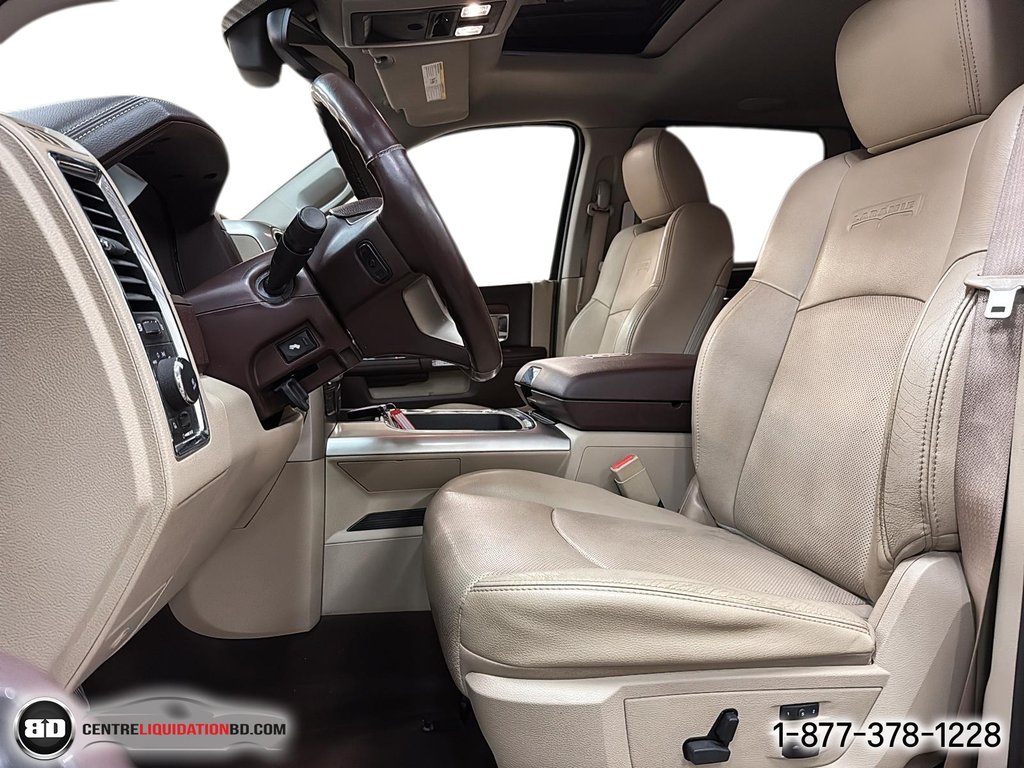 2016 Ram 1500 SLT LARAMIE LIMITED CUIR TOIT V8 BOÎTE 5.5P in Granby, Quebec - 16 - w1024h768px