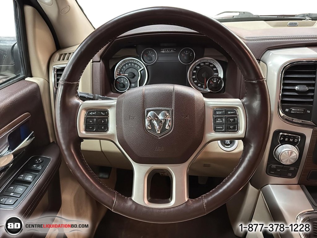 2016 Ram 1500 SLT LARAMIE LIMITED CUIR TOIT V8 BOÎTE 5.5P in Granby, Quebec - 20 - w1024h768px