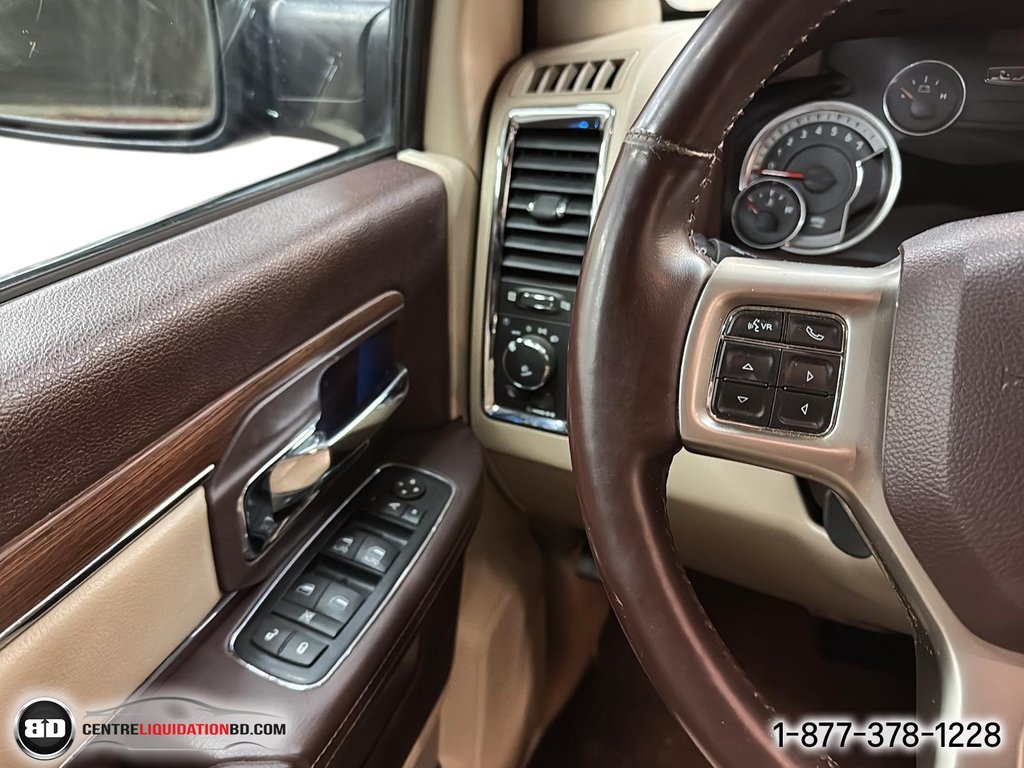 2016 Ram 1500 SLT LARAMIE LIMITED CUIR TOIT V8 BOÎTE 5.5P in Granby, Quebec - 19 - w1024h768px