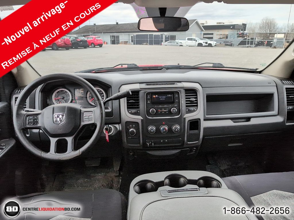 2017 Ram 1500 ST QUAD CAB V8 HÉMI 5.7L 4X4 in Granby, Quebec - 9 - w1024h768px