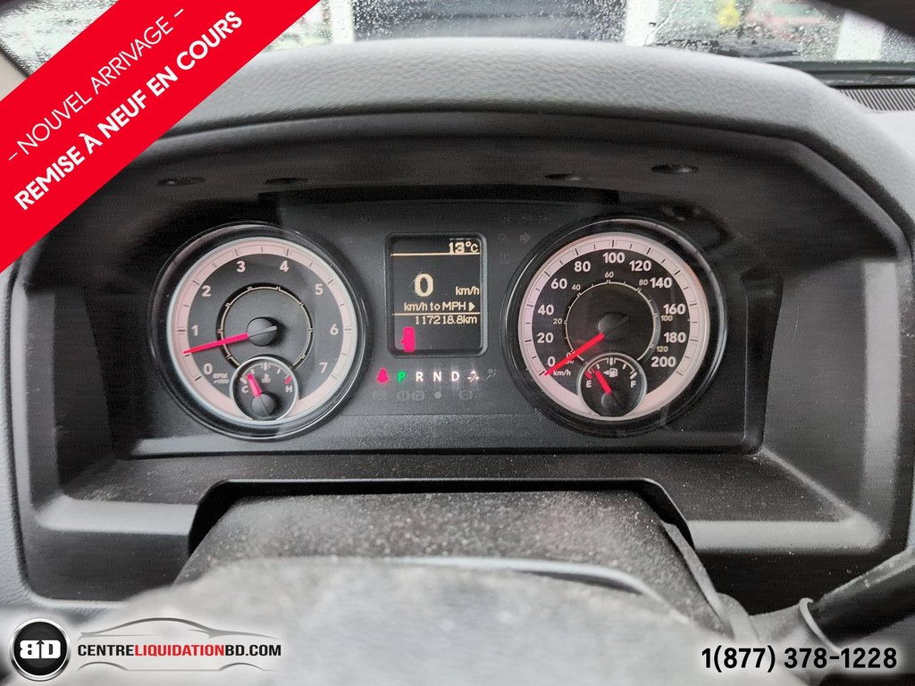 2017 Ram 1500 ST V8 HEMI 4X4 QUAD CAB BOITE 6.5P in Granby, Quebec - 12 - w1024h768px